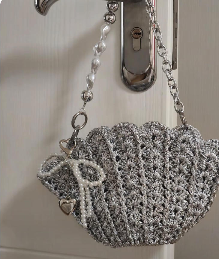 Crochet Bag Shimmering core-spun yarn, DIY kit for making a seashell-shaped bag (handbag, shoulder bag, crossbody bag), crochet kit