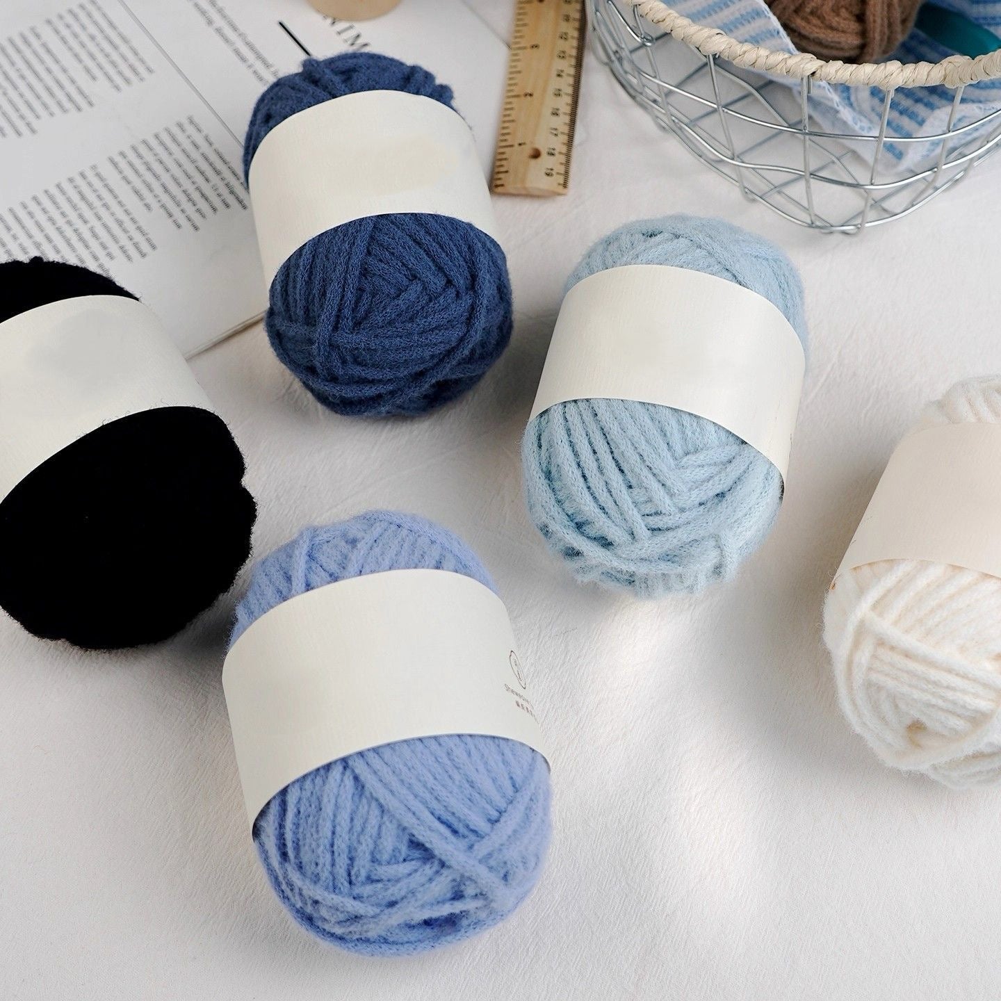 Crochet yarn skin-friendly glutinous rice yarn hand-crocheted soft glutinous wool ball cloud soft line mousse special yarn material